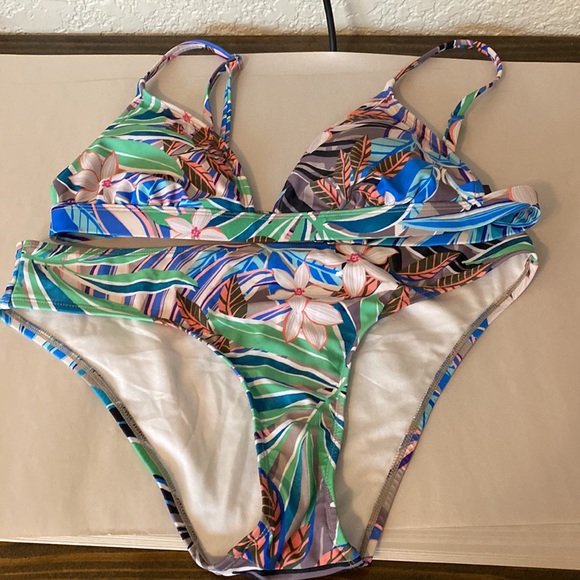 Hurley Other - Hurley Flower Tropical Print Bikini